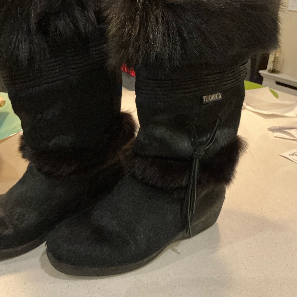 Tecnica Black seal boots